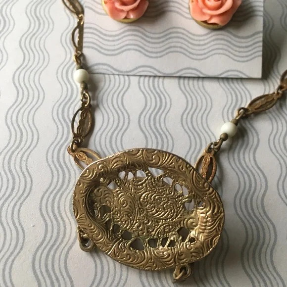 Vintage 1928 Brand Rose Enamel and Porcelain Necklace plus Earrings - Picture 16 of 17